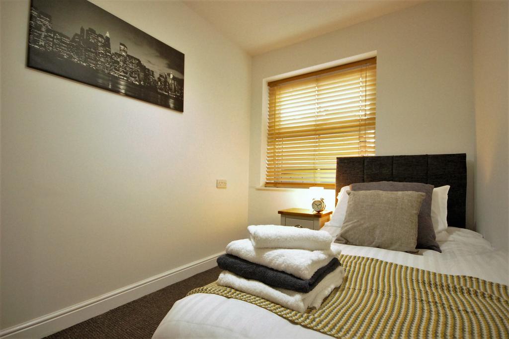 Kings Court Apartment 킹스턴어폰헐 외부 사진